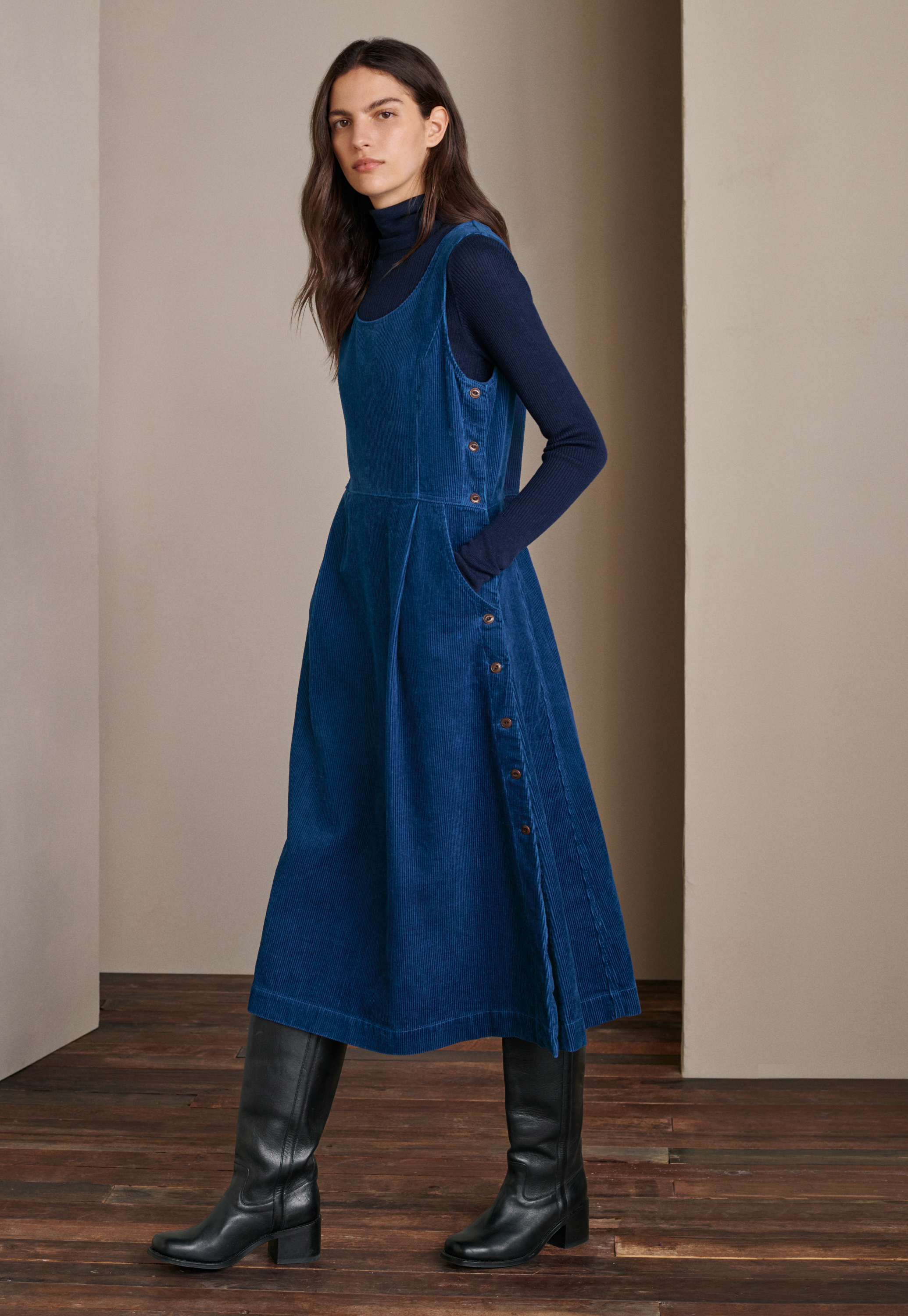Sleeveless dress uk hotsell