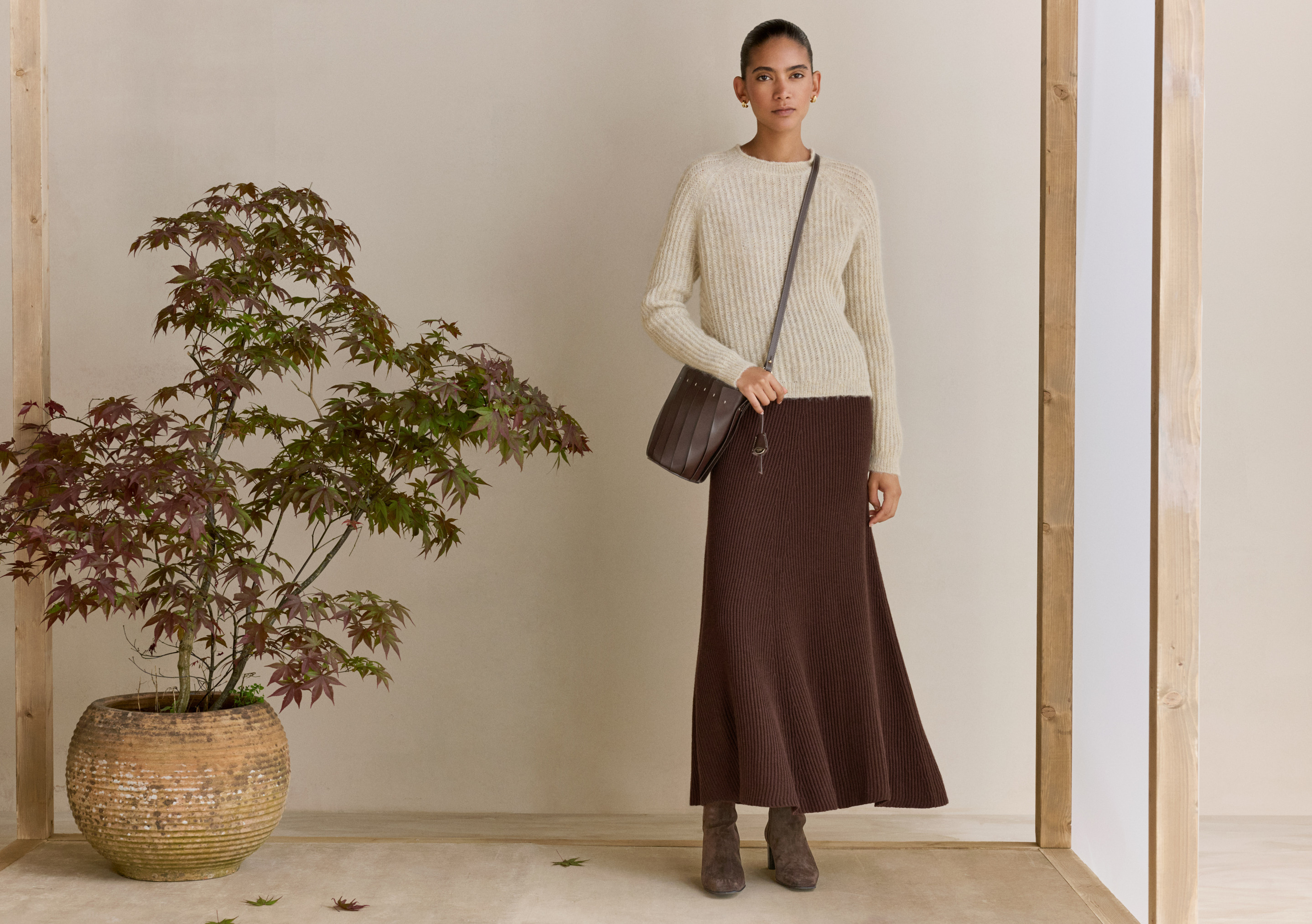 【SOMEWHEREBUTTER】韓国人気◆Cotton Long Knit Skirt Rhinestone knit maxi skirt green For Women | Sandro Paris