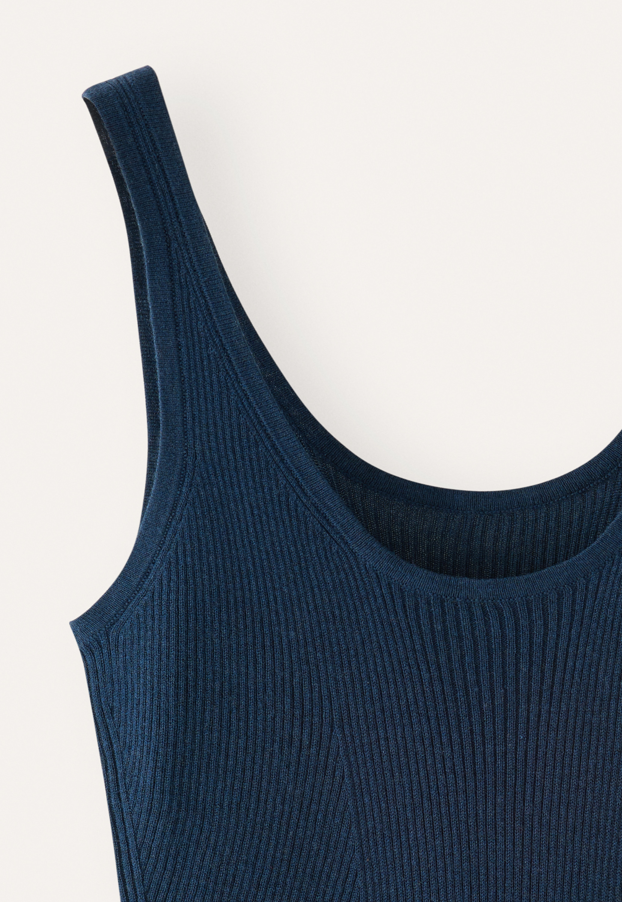 オーラリー SUPER FINE CASHMERE SILK KNIT VEST Cashmere and silk sweater vest in grey - Auralee | Mytheresa